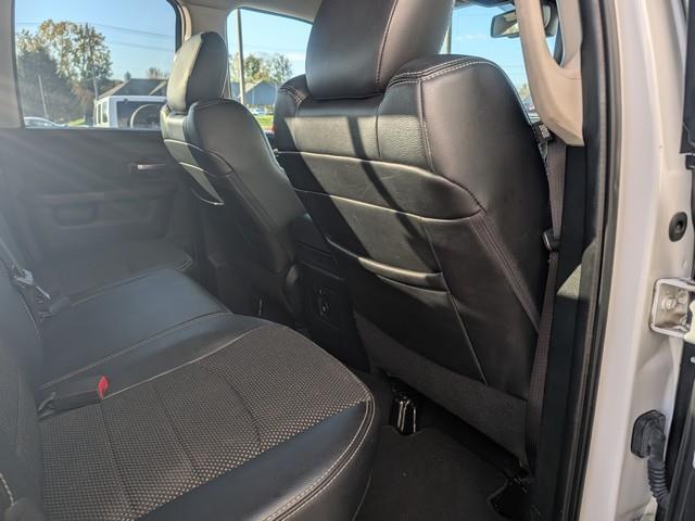RAM 1500 4WD Quad Cab 140.5" Sport 2017