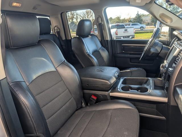 RAM 1500 4WD Quad Cab 140.5" Sport 2017