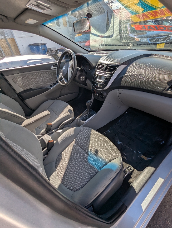 Hyundai Accent GLS 4-Door 2014 Hyundai Accent GLS 4-Door 2014