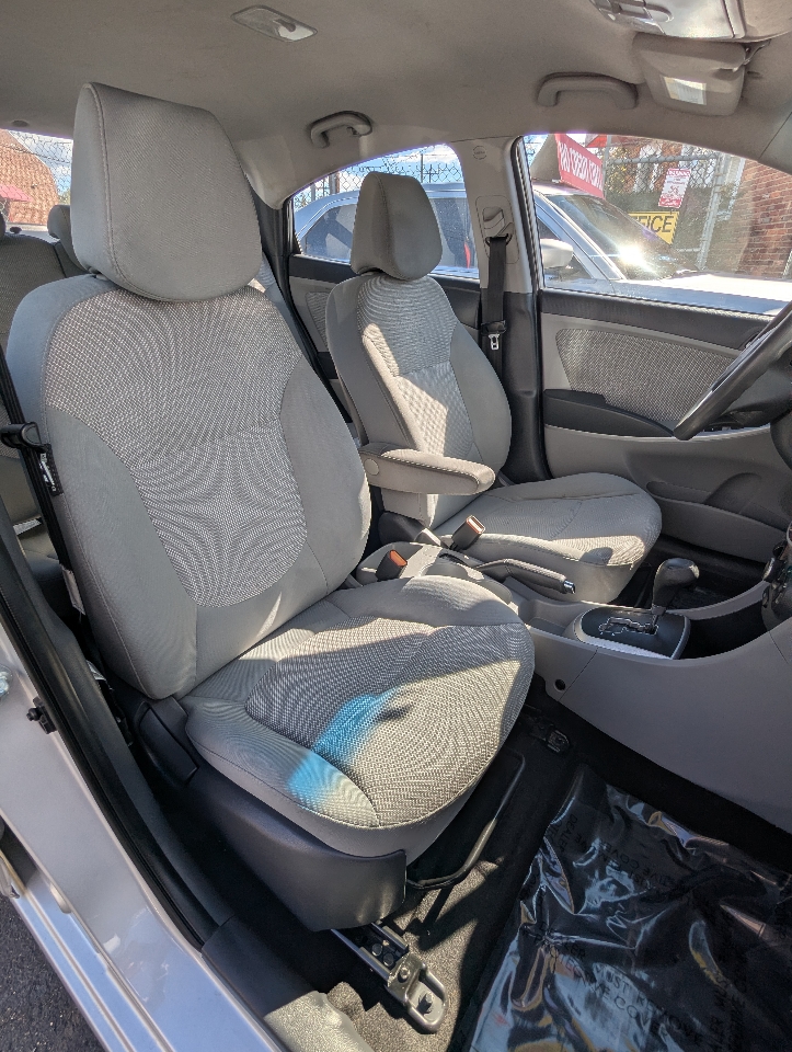 Hyundai Accent GLS 4-Door 2014 Hyundai Accent GLS 4-Door 2014