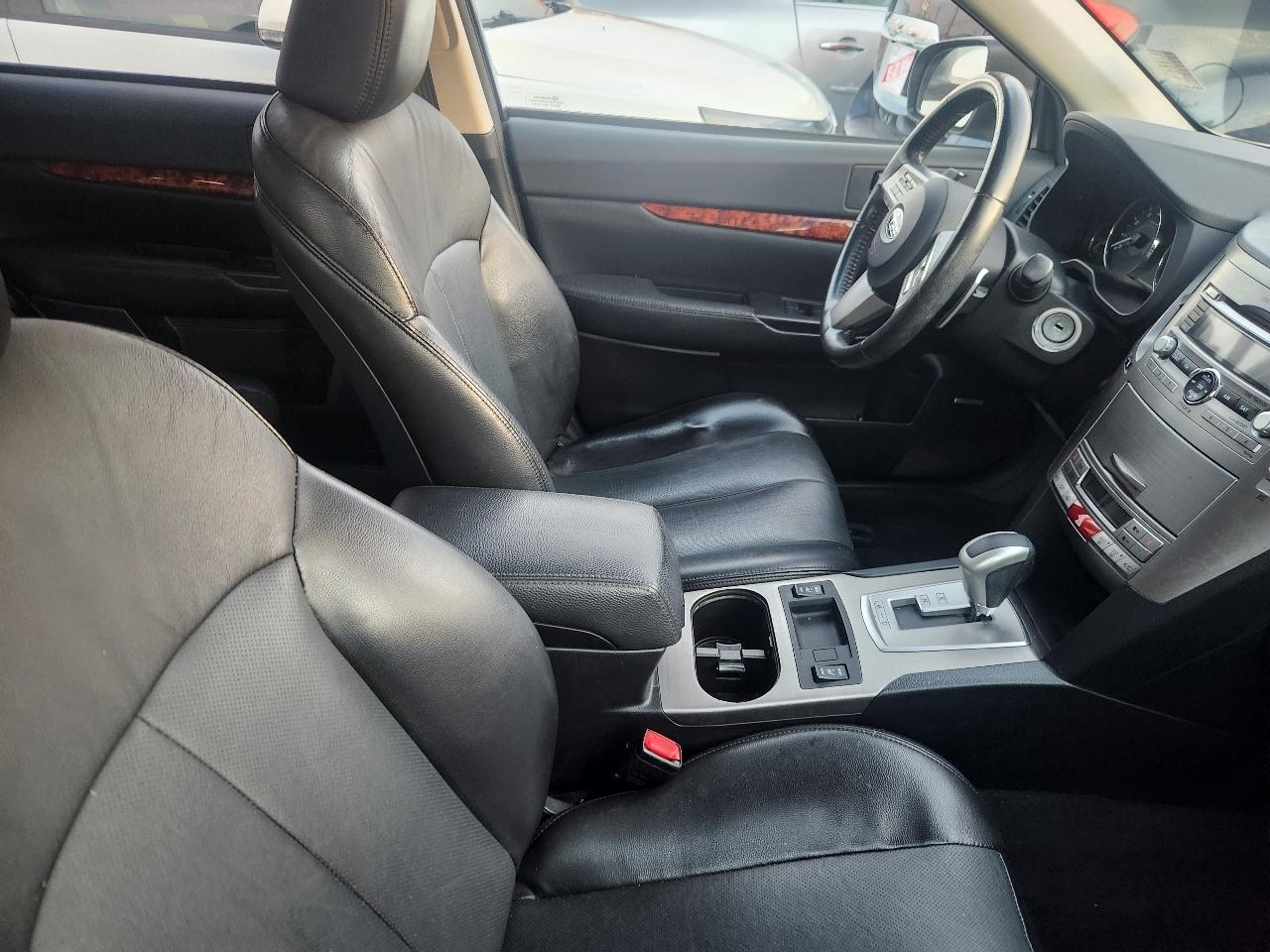 Subaru Outback 2.5i Limited 2010