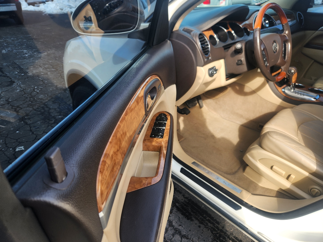 Buick Enclave Premium FWD 2012