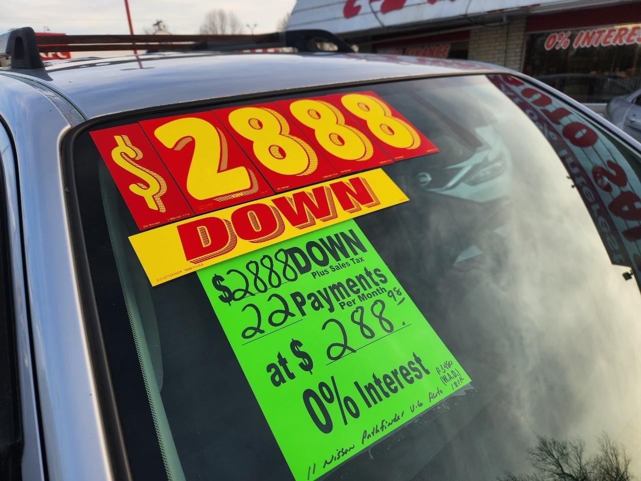 Nissan Pathfinder LE 2WD 2011