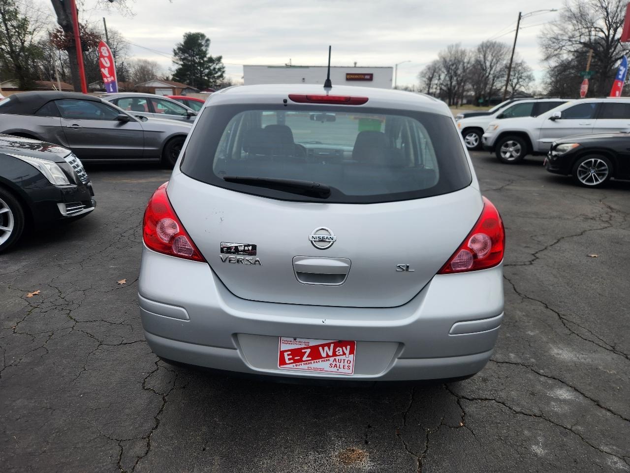 Nissan Versa 1.8 S 2008