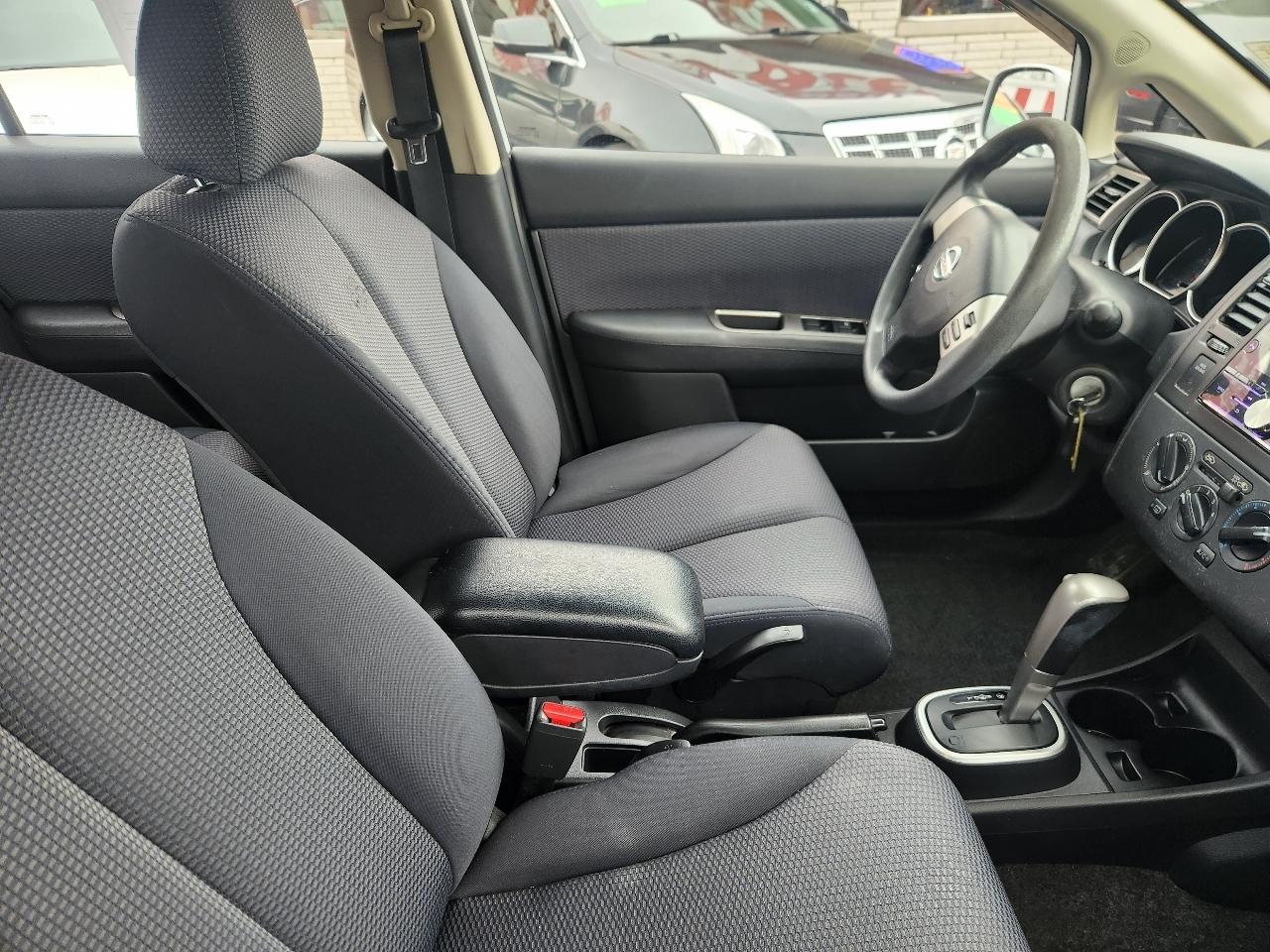 Nissan Versa 1.8 S 2008