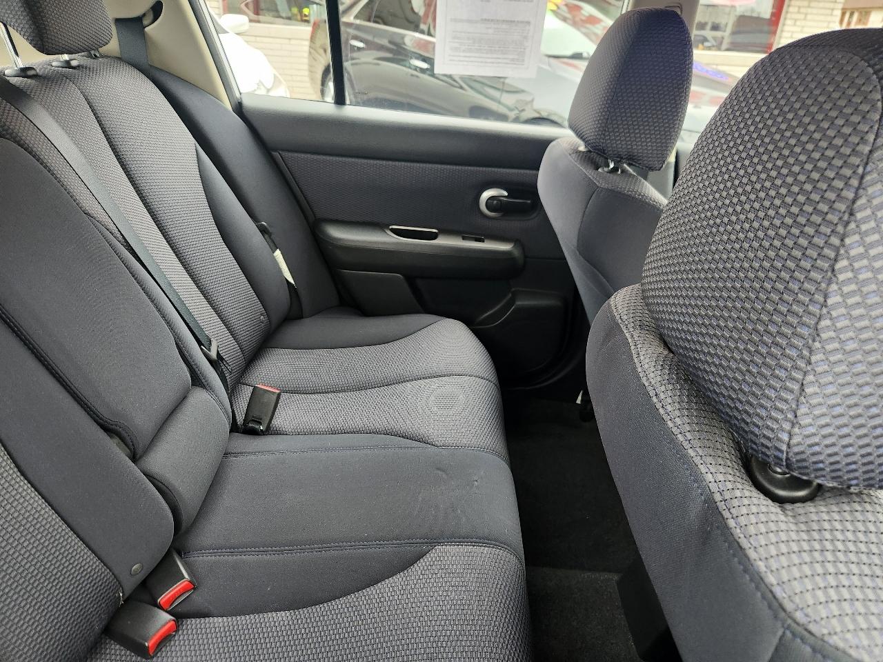 Nissan Versa 1.8 S 2008