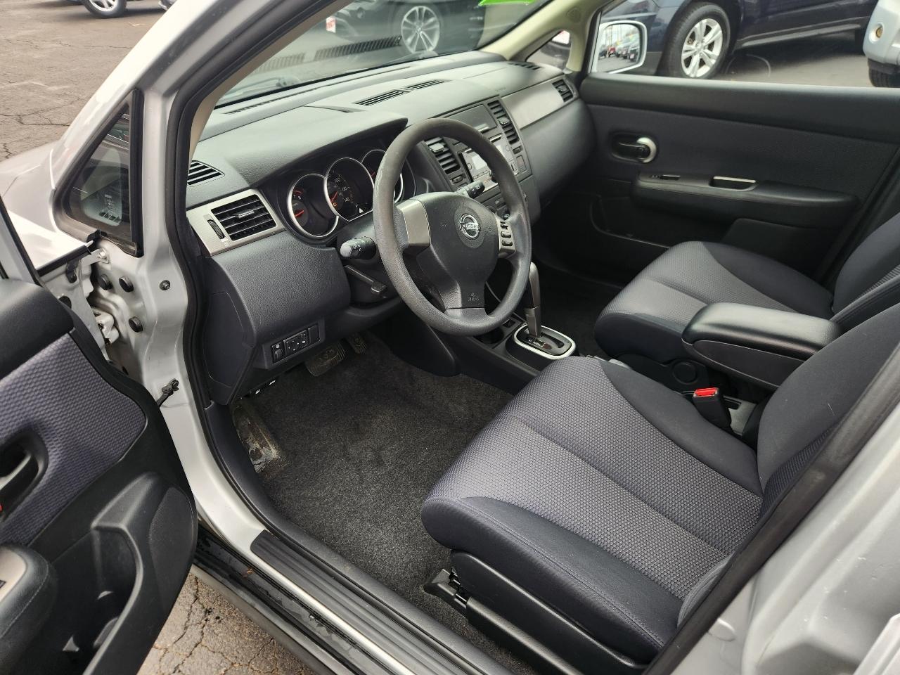 Nissan Versa 1.8 S 2008