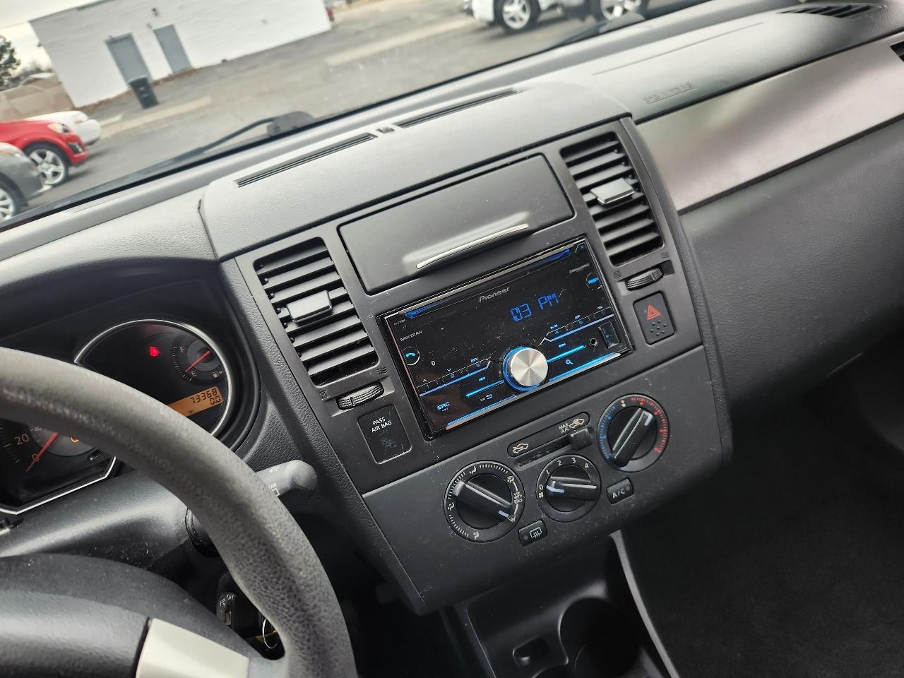 Nissan Versa 1.8 S 2008