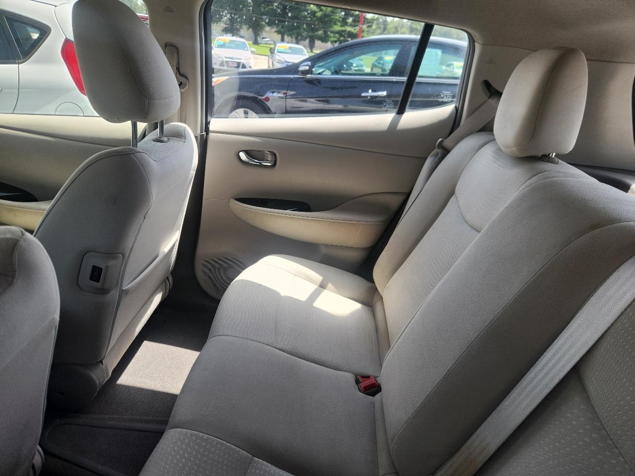 Nissan Leaf SL 2012