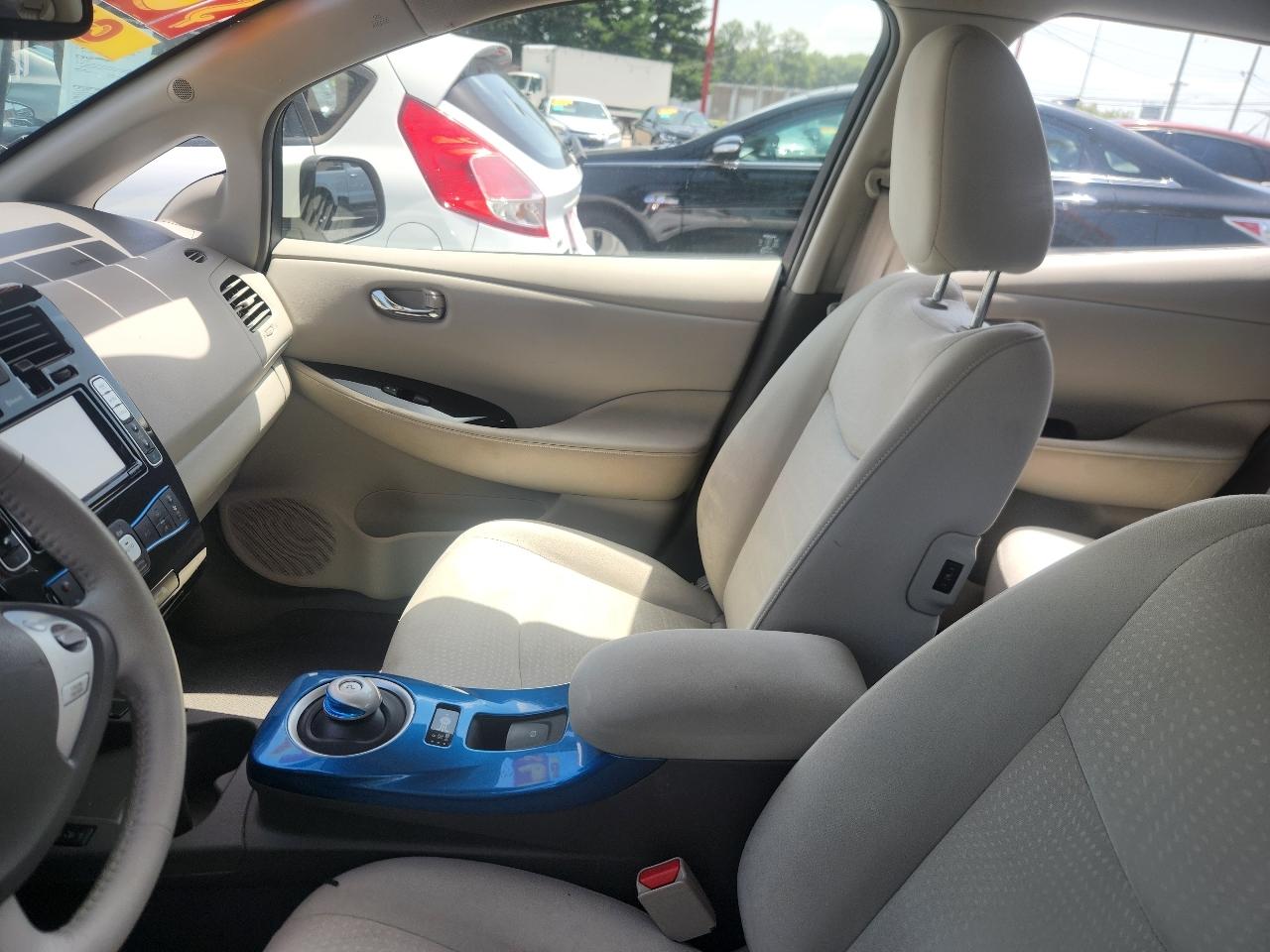 Nissan Leaf SL 2012