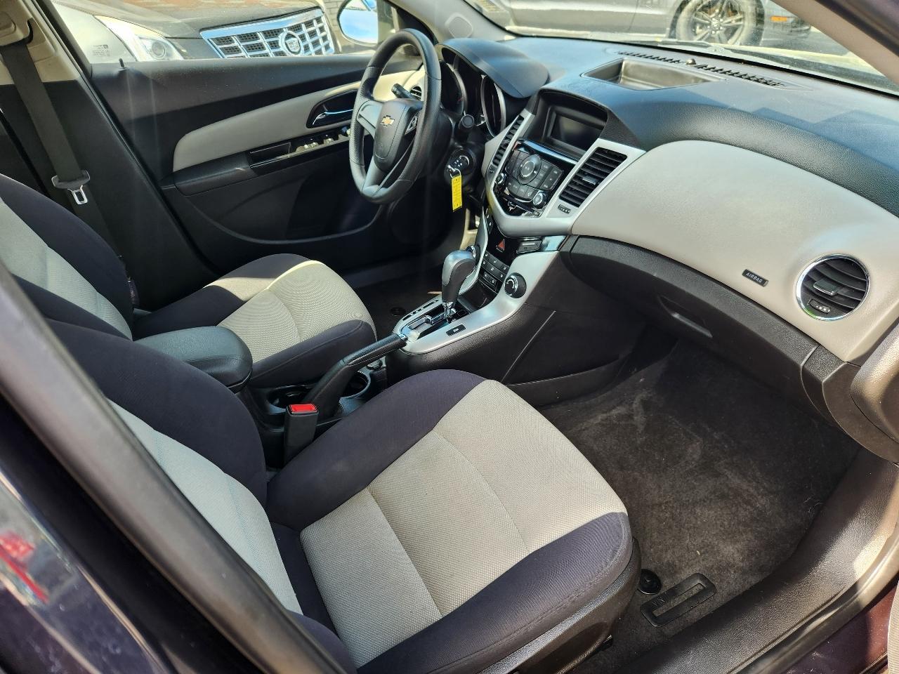 Chevrolet Cruze LS Auto 2014