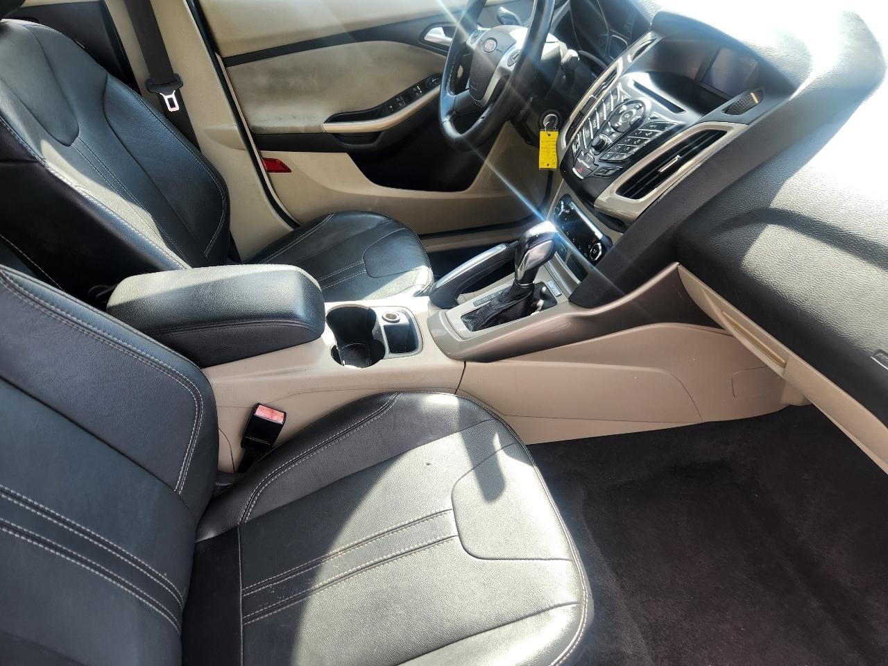 Ford Focus SEL Sedan 2012