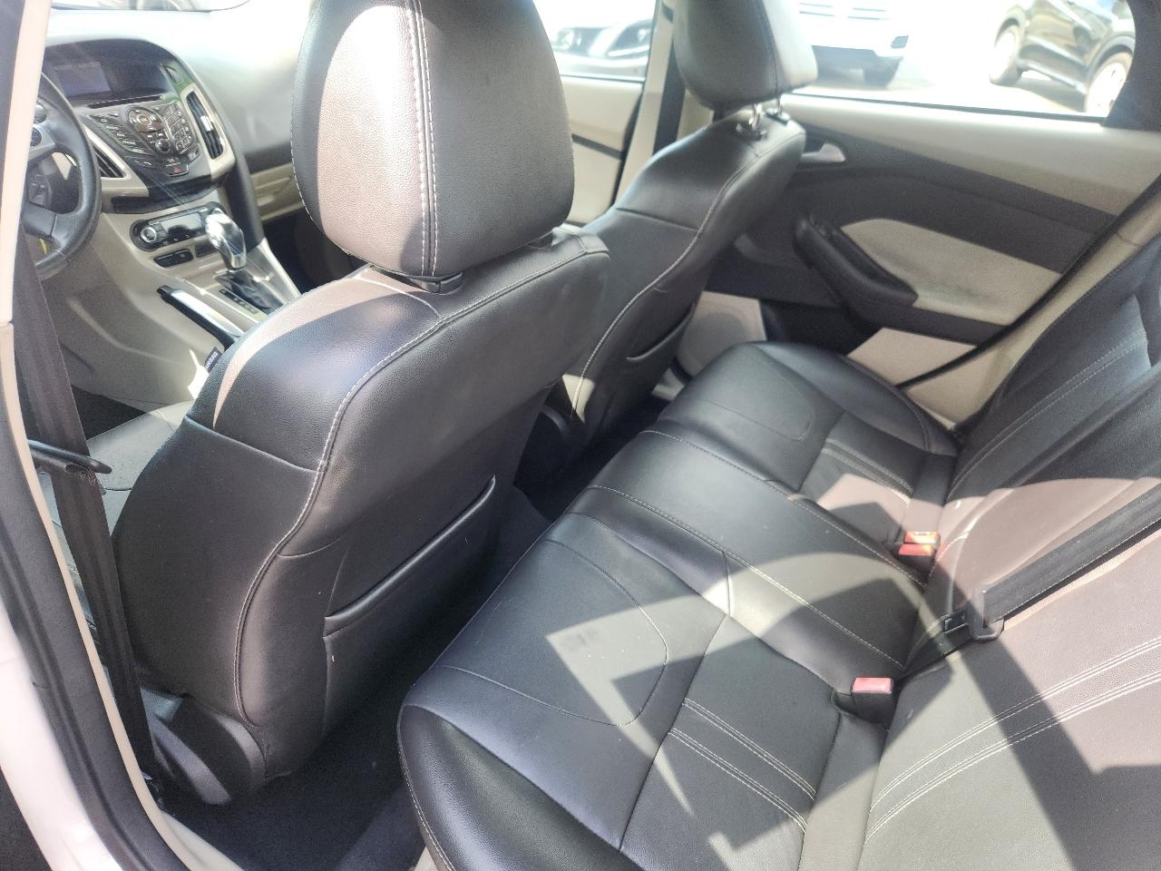 Ford Focus SEL Sedan 2012