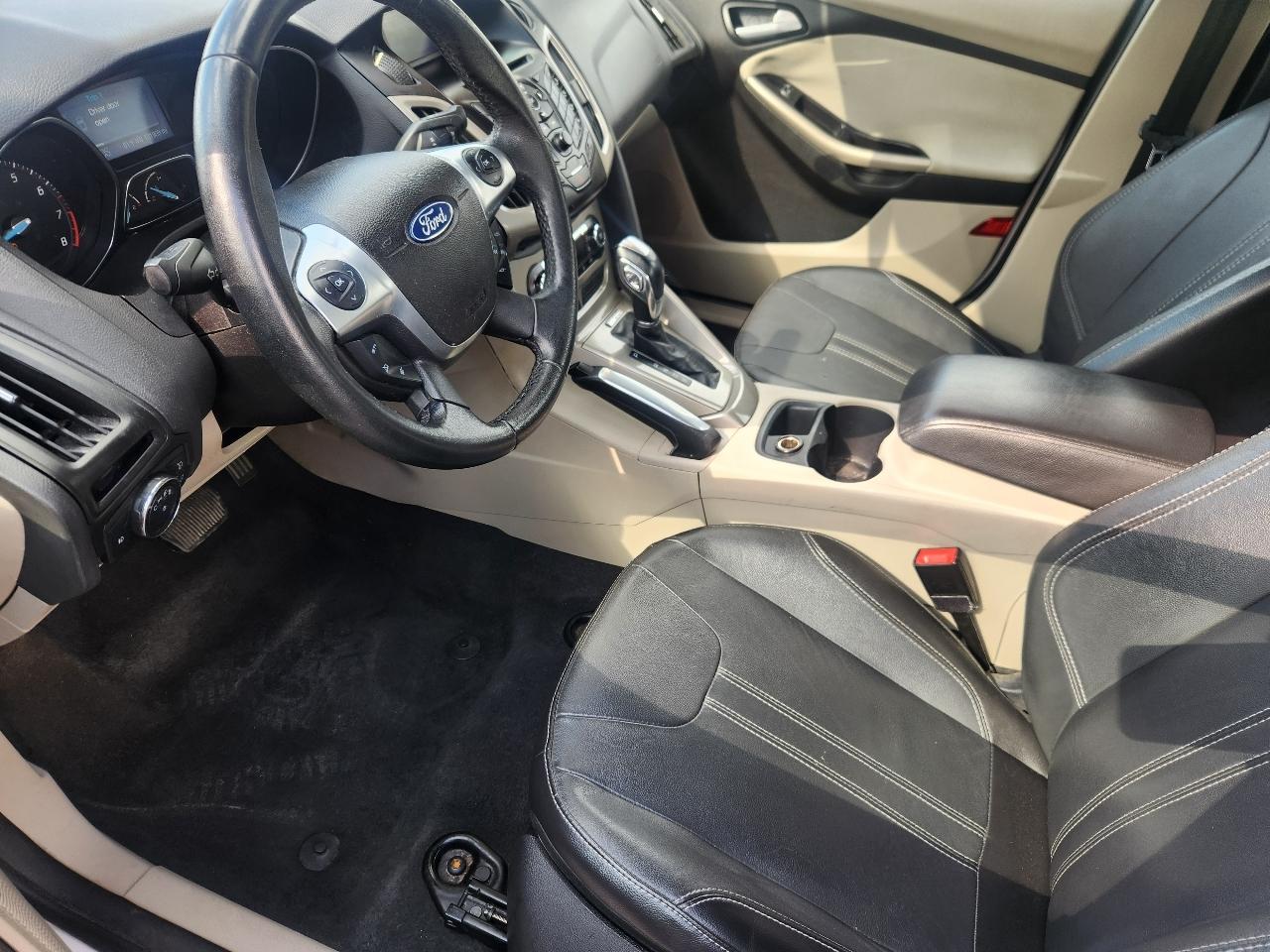 Ford Focus SEL Sedan 2012