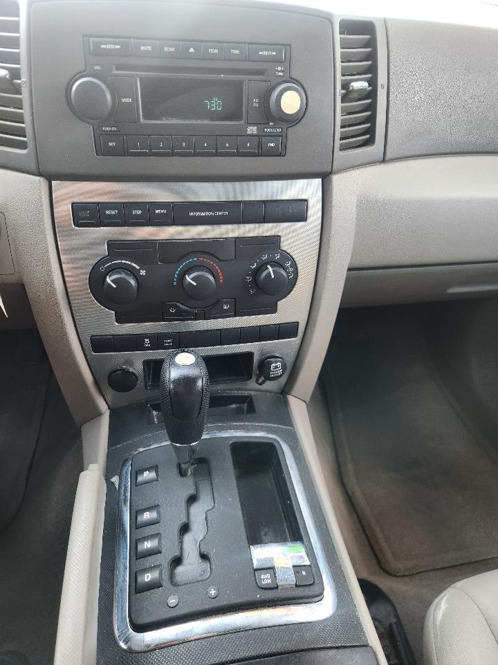 Jeep Grand Cherokee Laredo 4WD 2005