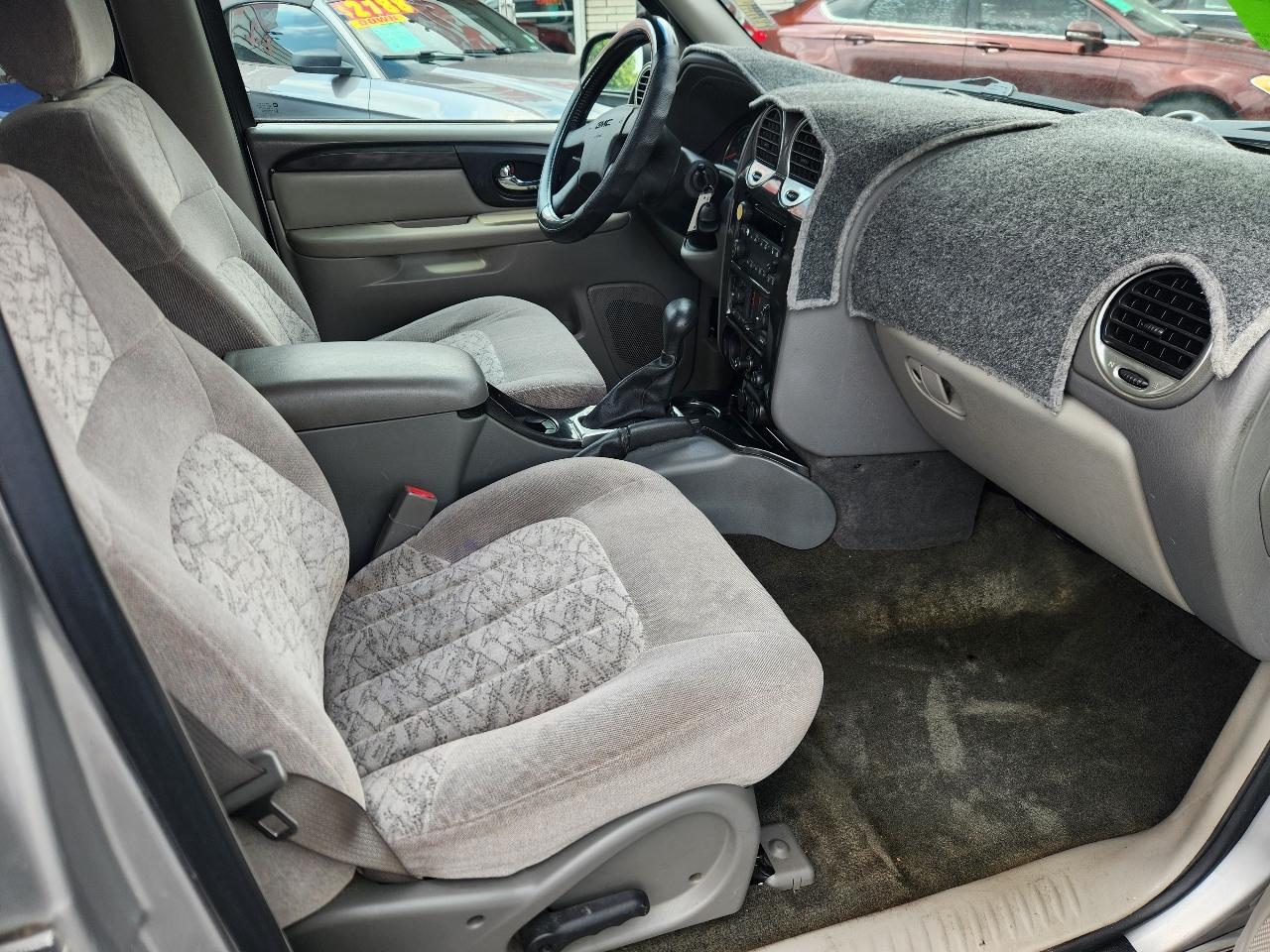 GMC Envoy SLE 2WD 2004