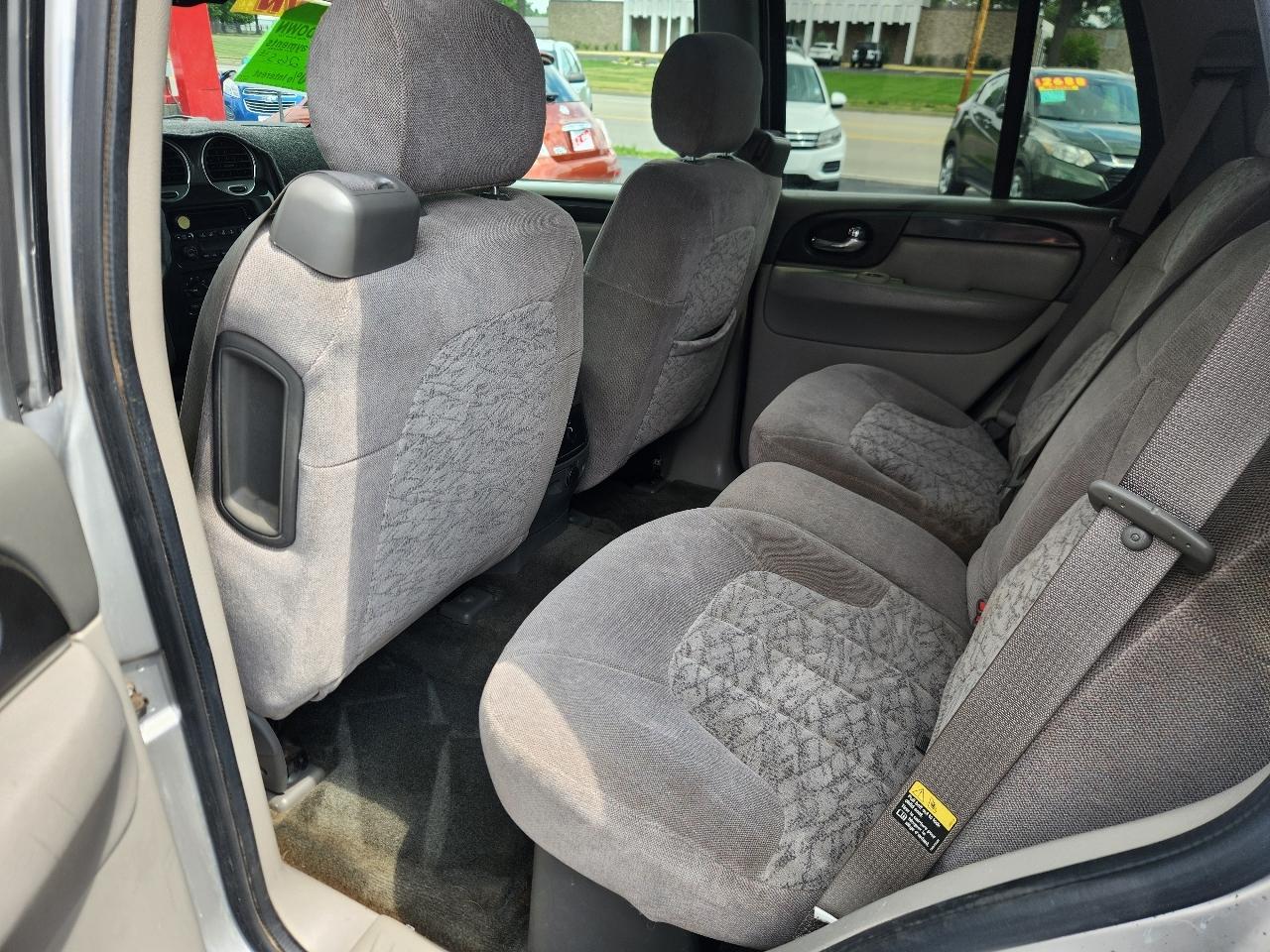 GMC Envoy SLE 2WD 2004