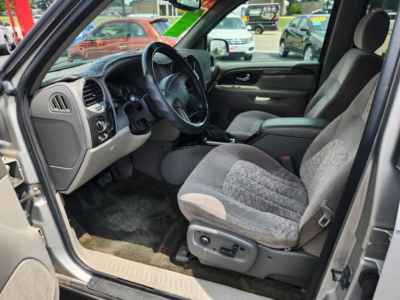 GMC Envoy SLE 2WD 2004