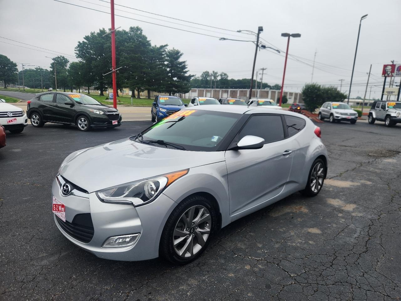 Hyundai Veloster Base 6MT 2017
