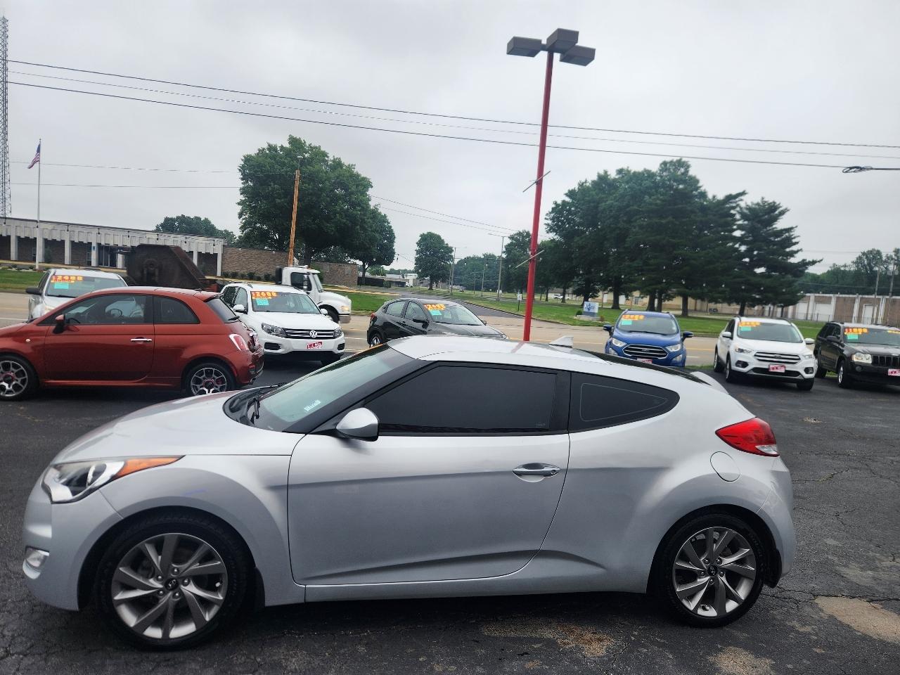 Hyundai Veloster Base 6MT 2017