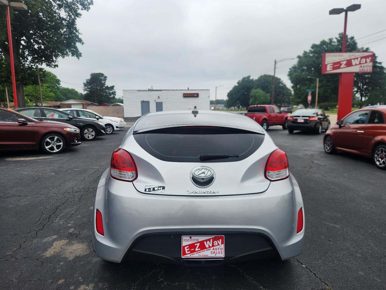 Hyundai Veloster Base 6MT 2017