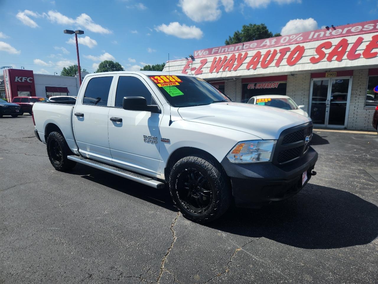 RAM 1500 Tradesman Crew Cab SWB 4WD 2016