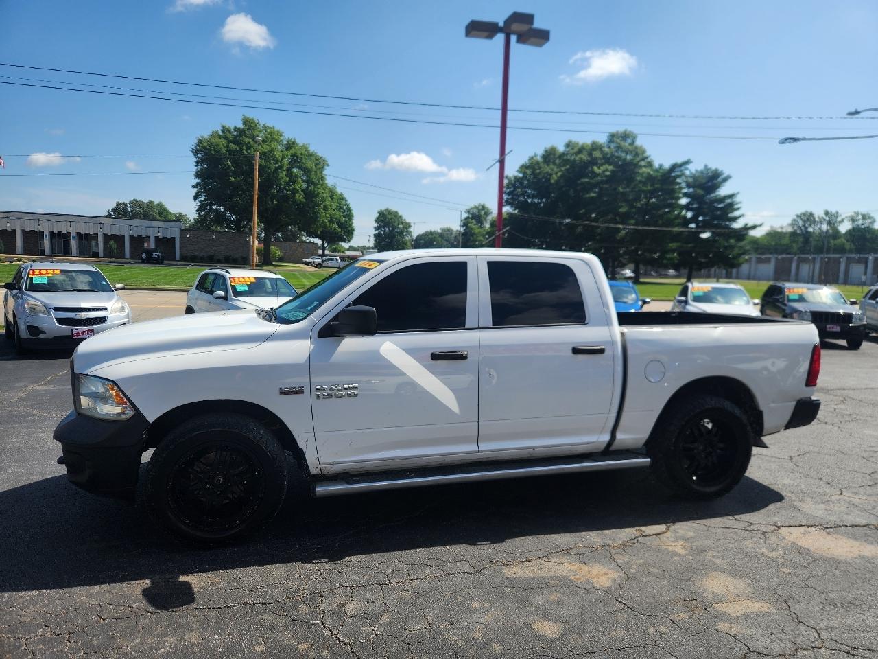 RAM 1500 Tradesman Crew Cab SWB 4WD 2016