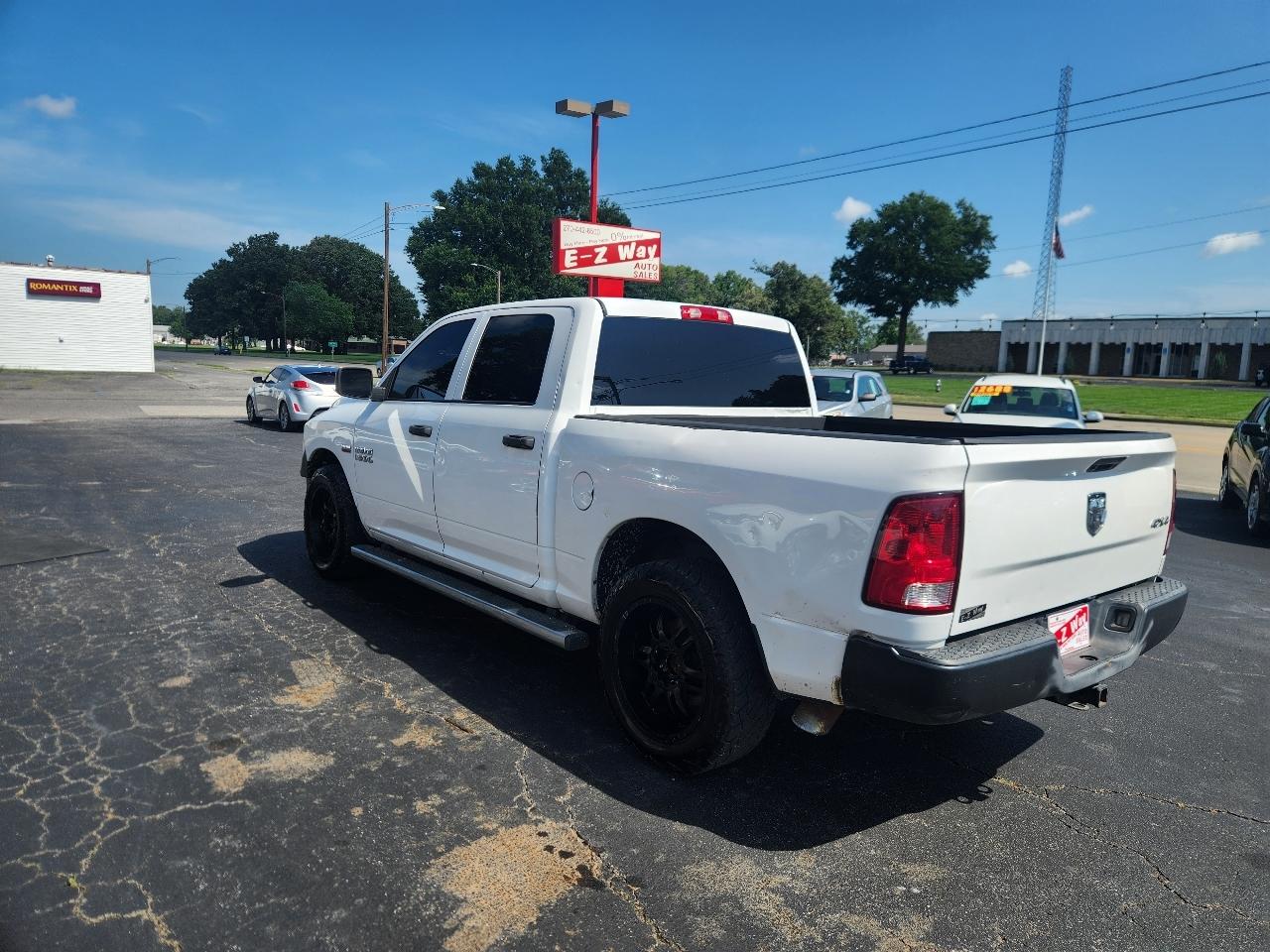 RAM 1500 Tradesman Crew Cab SWB 4WD 2016