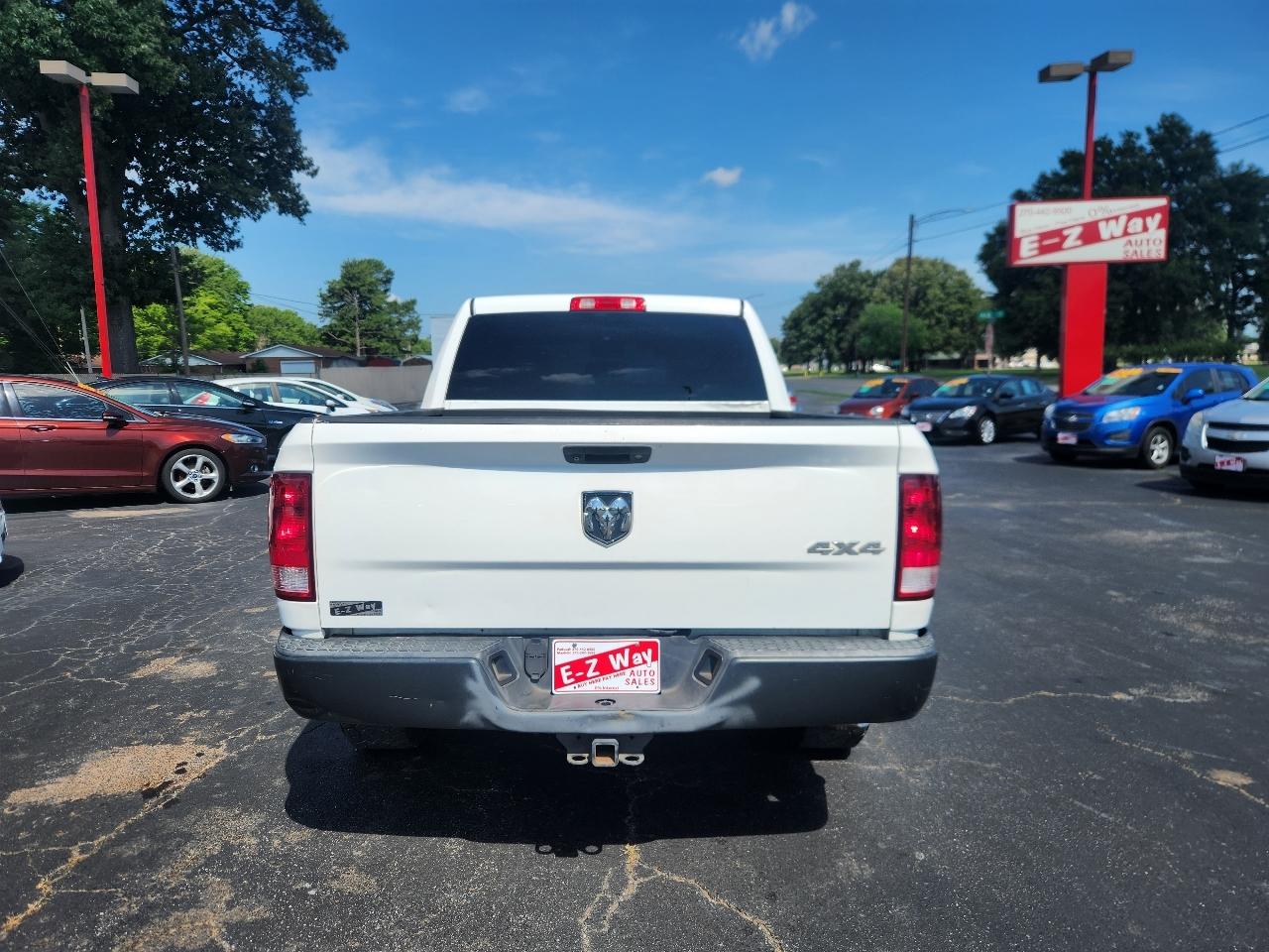 RAM 1500 Tradesman Crew Cab SWB 4WD 2016
