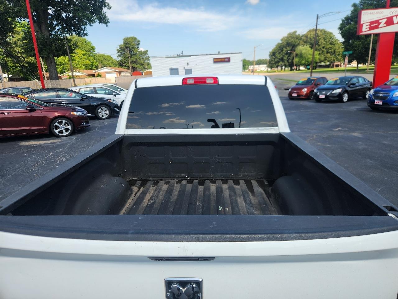 RAM 1500 Tradesman Crew Cab SWB 4WD 2016