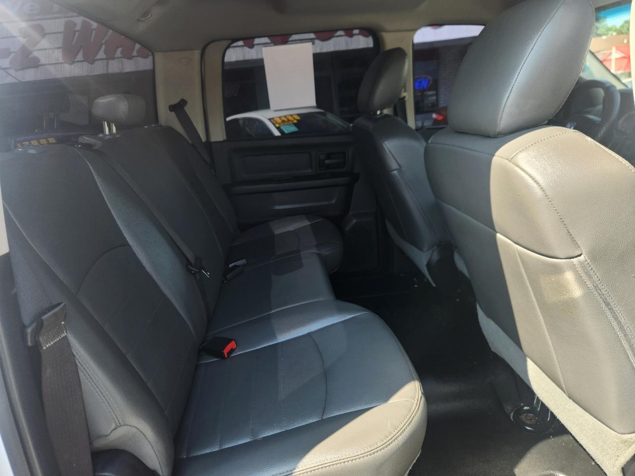 RAM 1500 Tradesman Crew Cab SWB 4WD 2016
