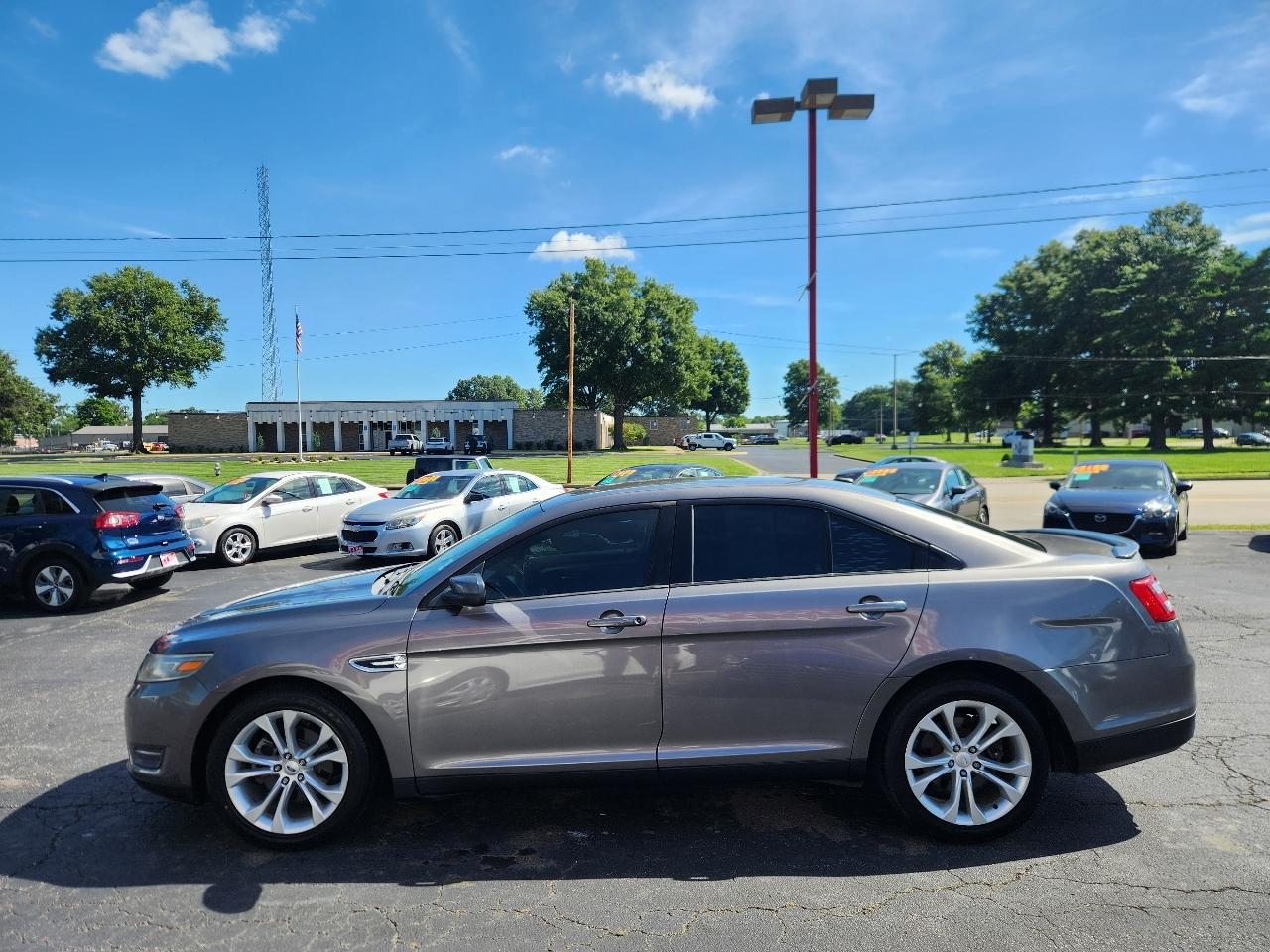 Ford Taurus SEL FWD 2013
