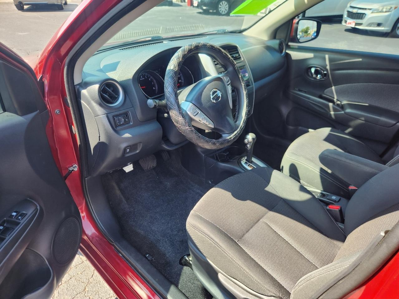 Nissan Versa 1.6 S 5M 2016