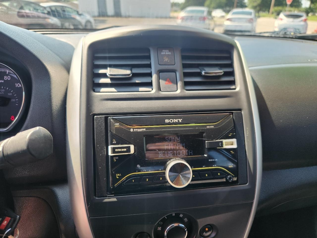 Nissan Versa 1.6 S 5M 2016