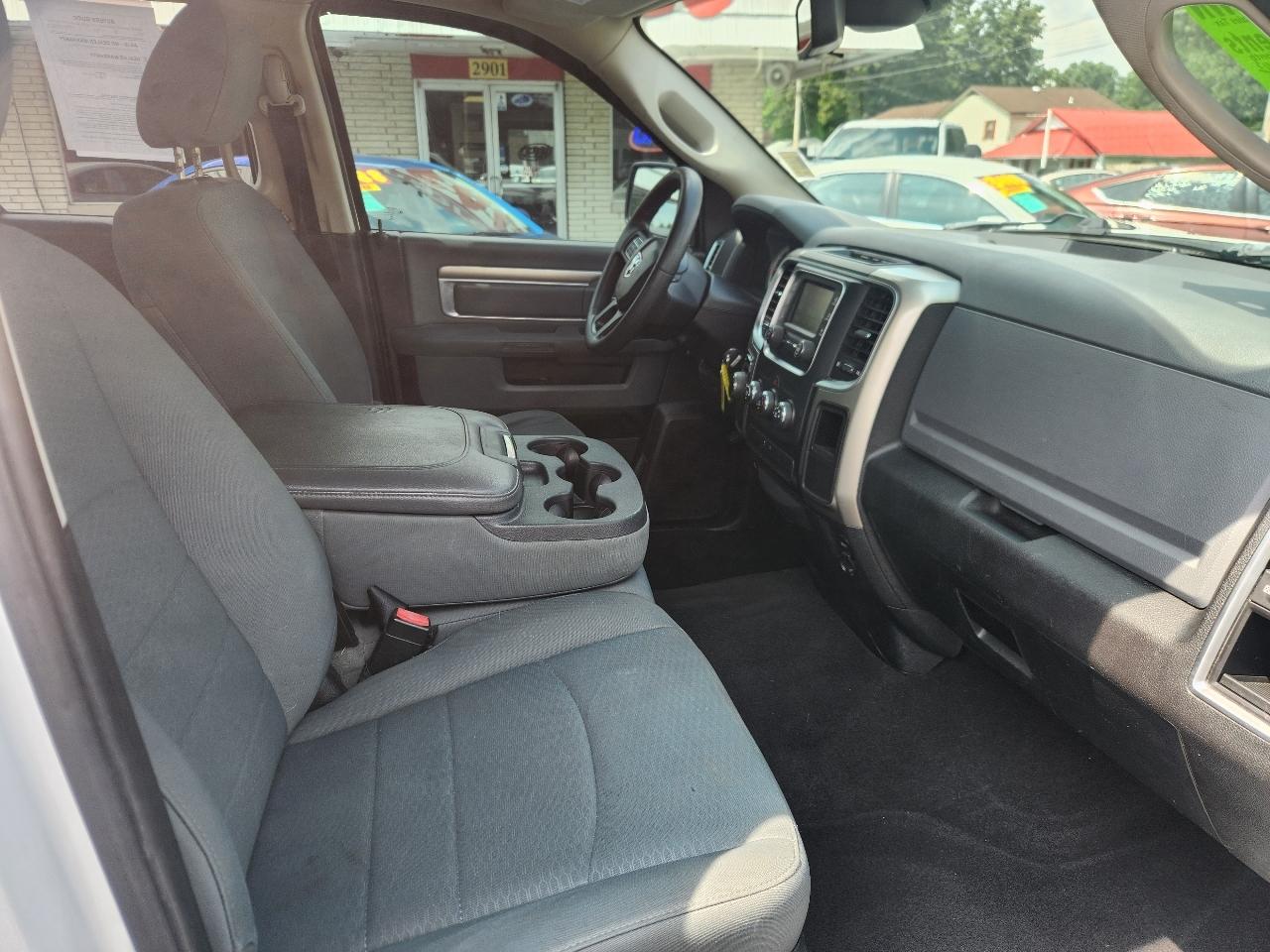 RAM 1500 SLT Quad Cab 2WD 2014
