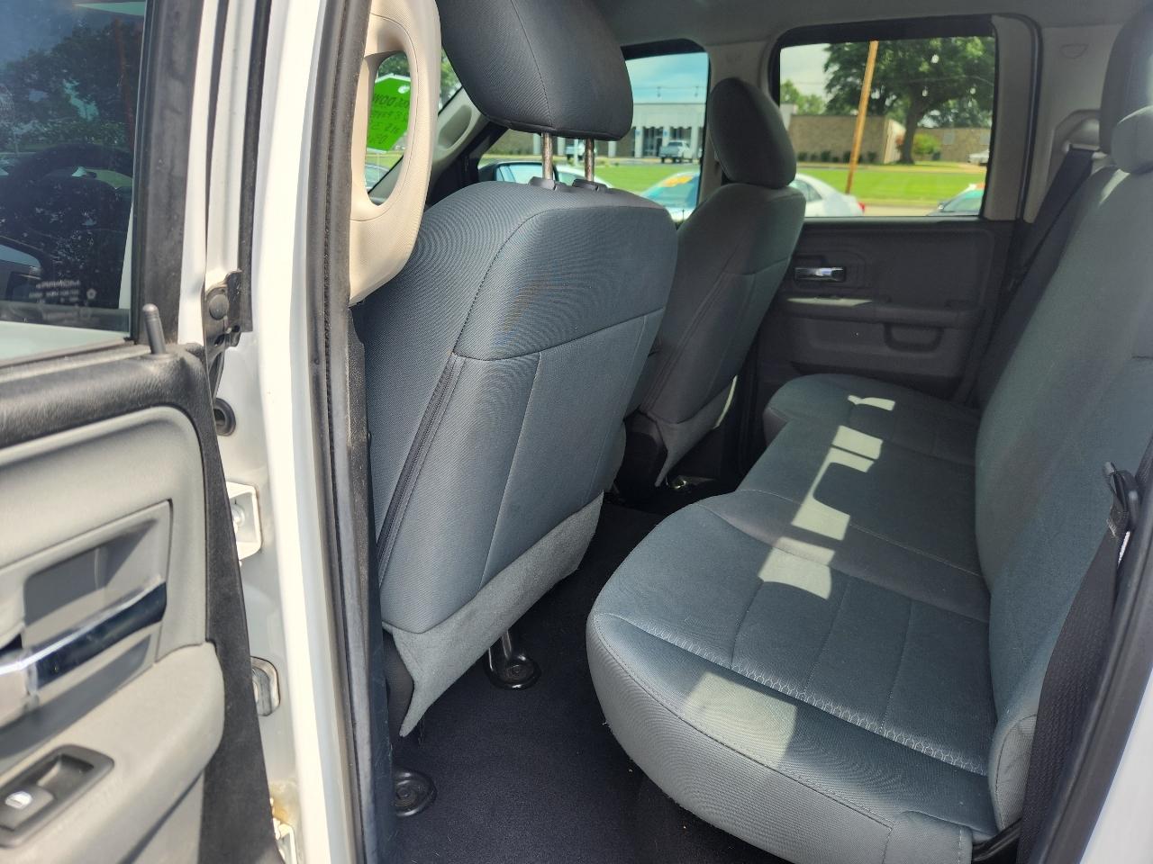 RAM 1500 SLT Quad Cab 2WD 2014