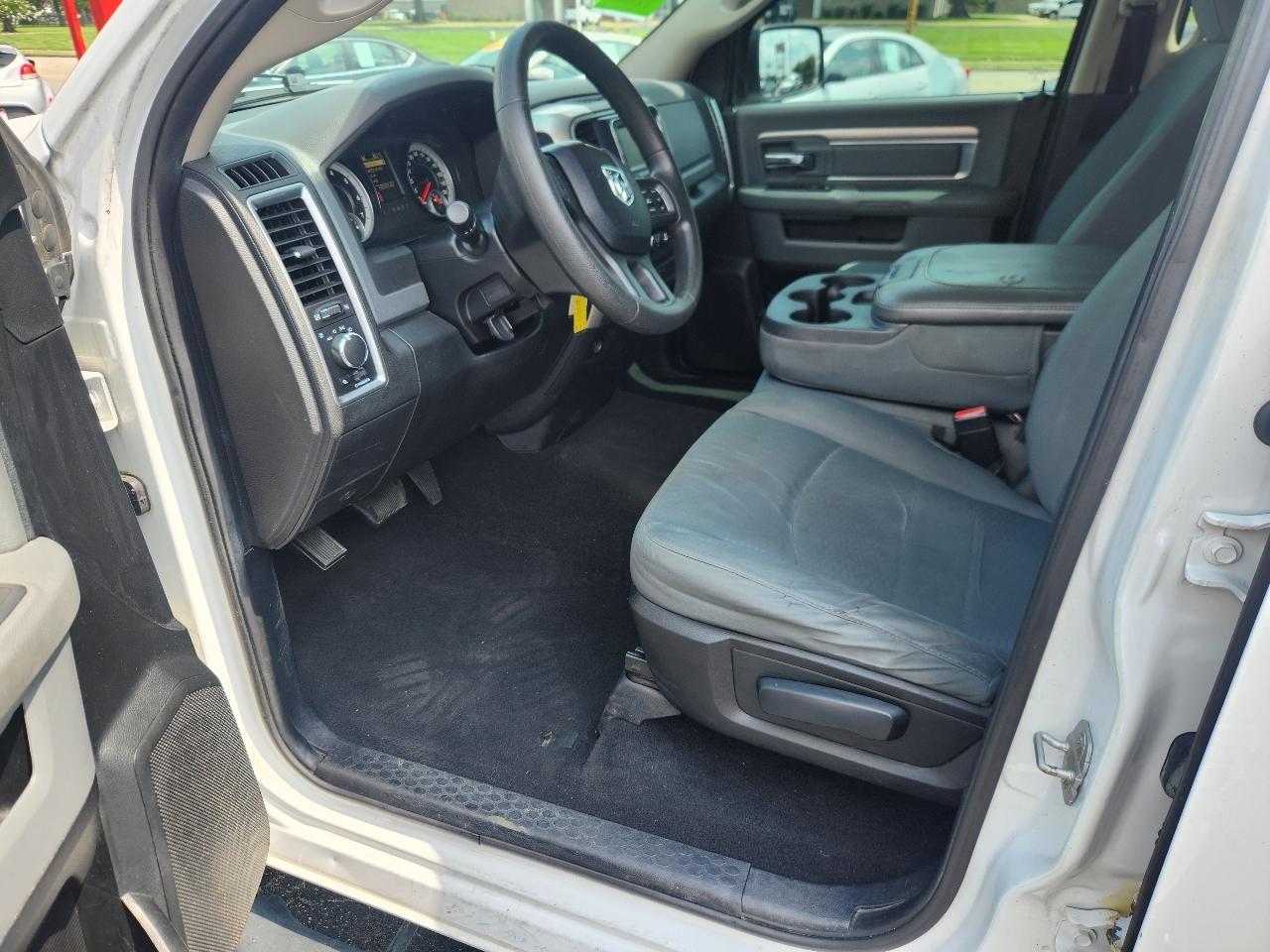 RAM 1500 SLT Quad Cab 2WD 2014