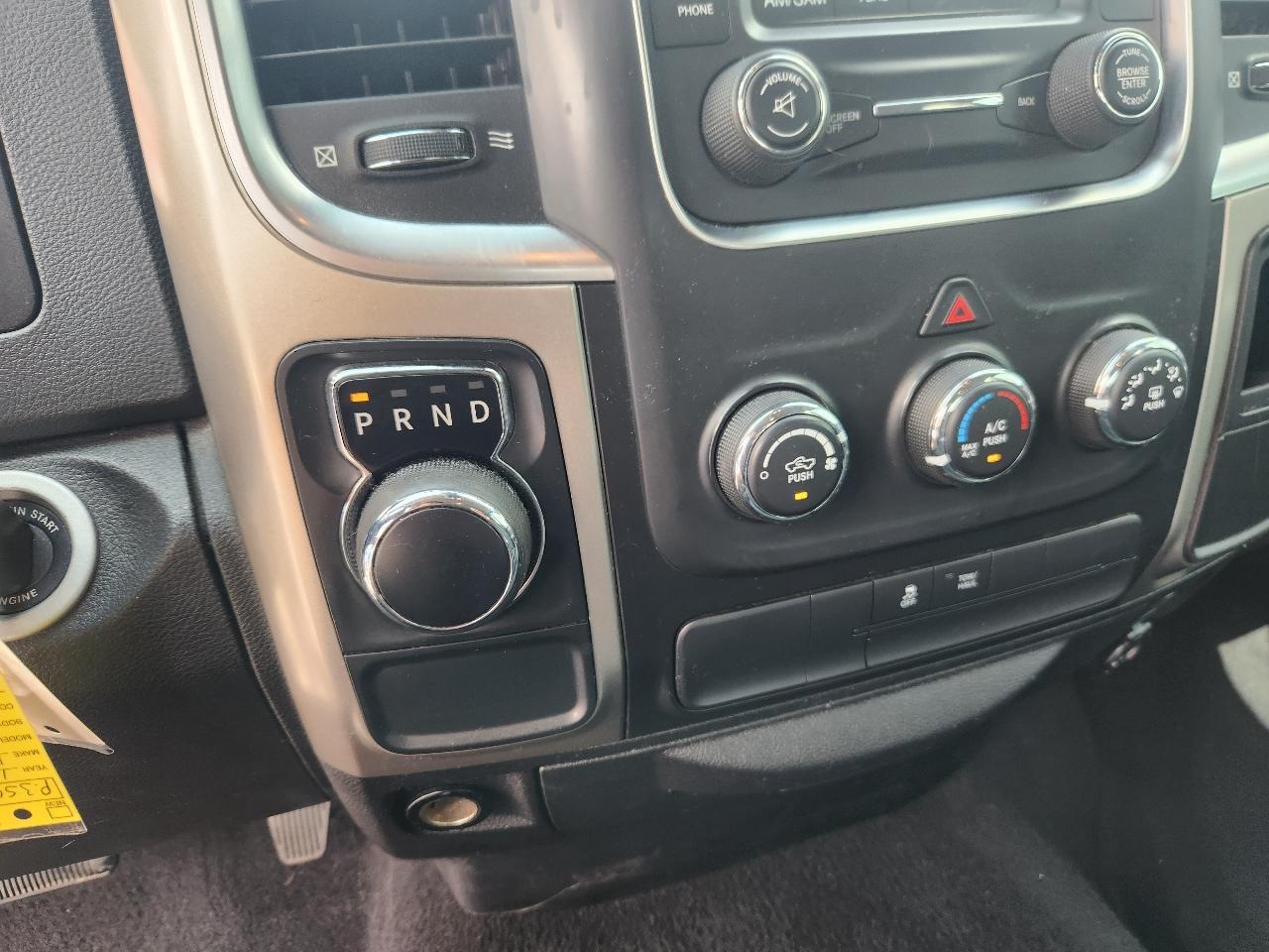 RAM 1500 SLT Quad Cab 2WD 2014
