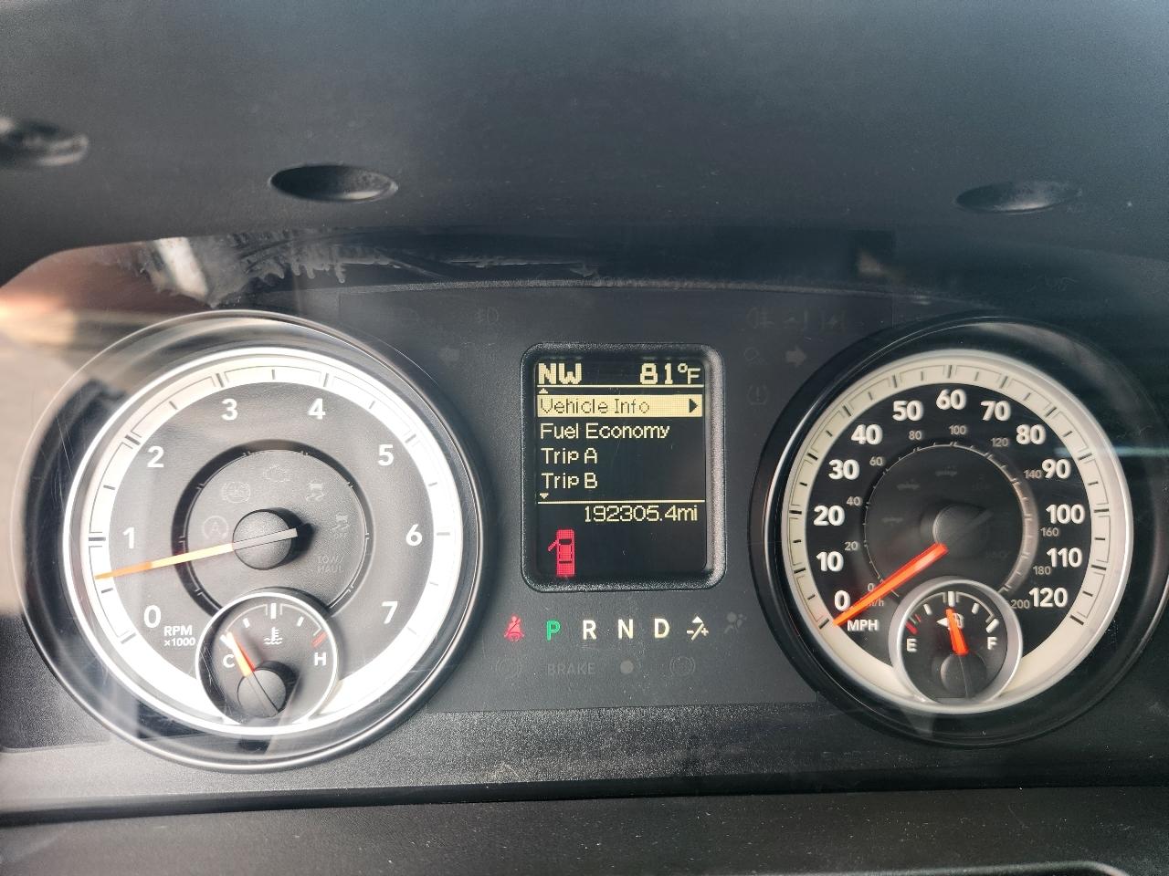 RAM 1500 SLT Quad Cab 2WD 2014