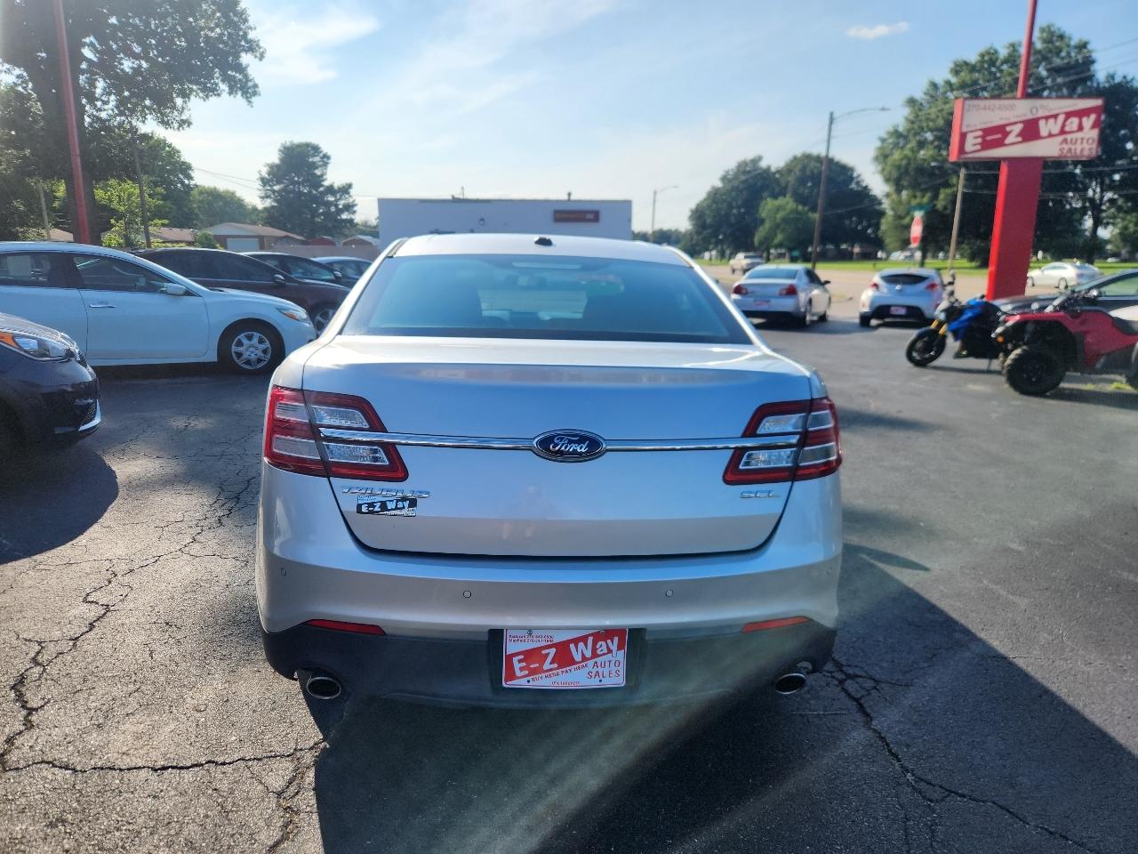 Ford Taurus SEL FWD 2013