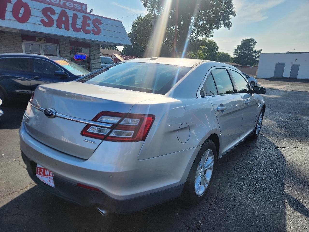 Ford Taurus SEL FWD 2013