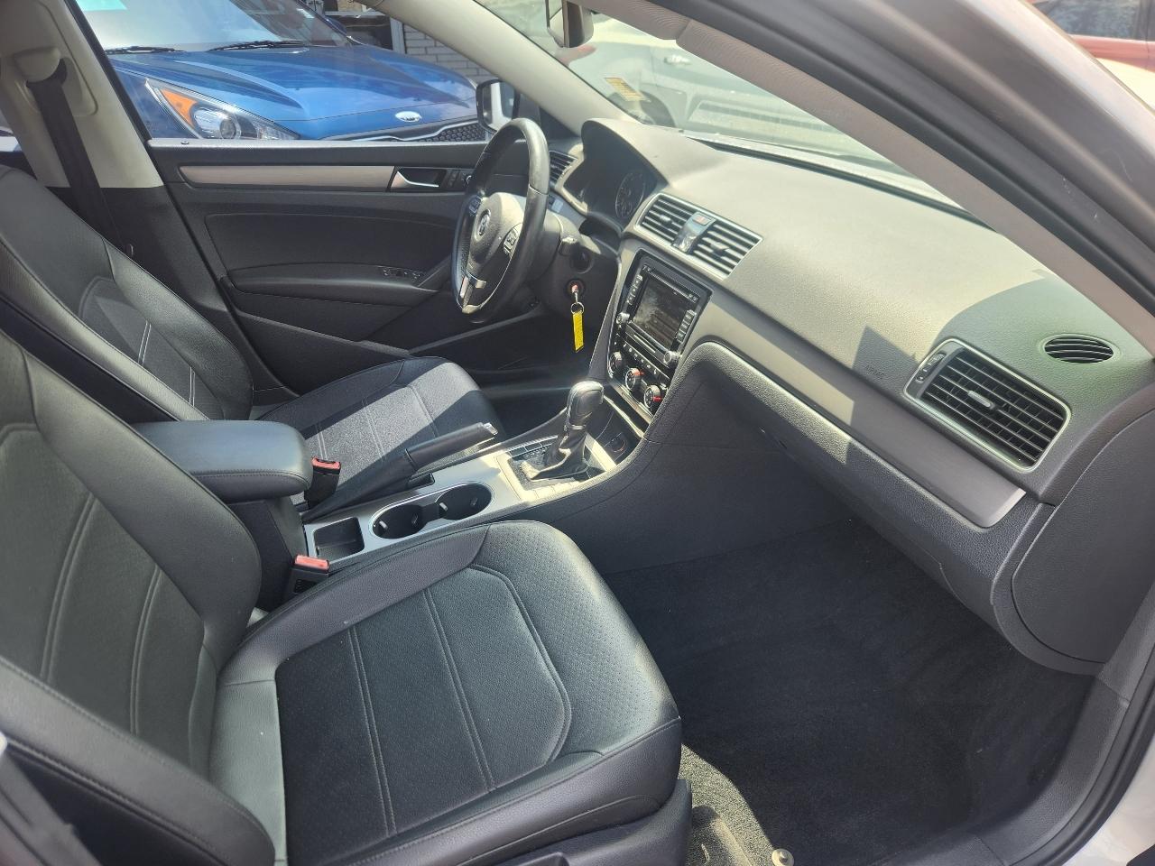 Volkswagen Passat 2.0L TDI SE AT 2014