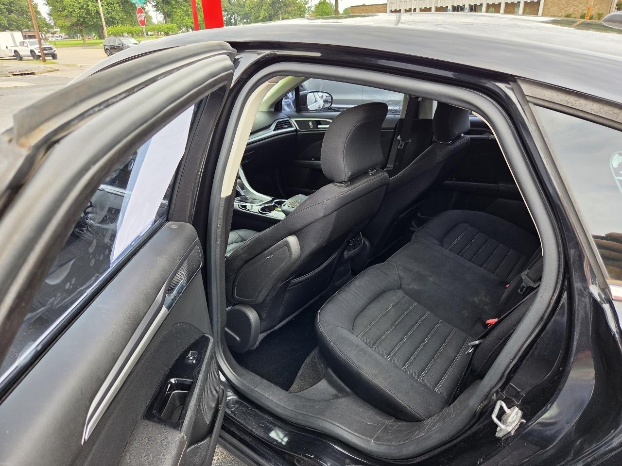 Ford Fusion SE 2015