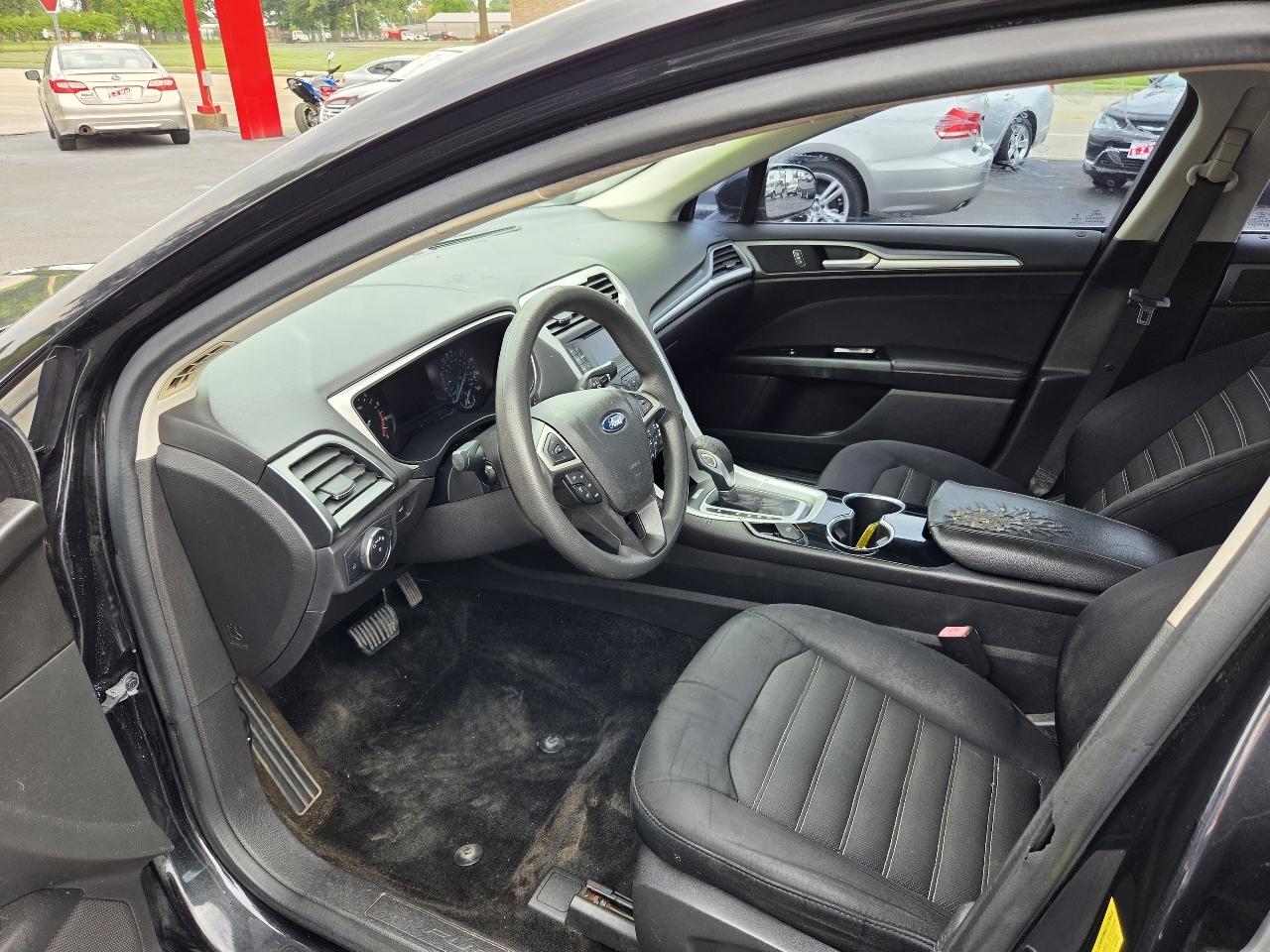Ford Fusion SE 2015