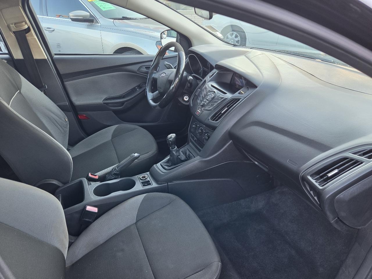 Ford Focus S Sedan 2012