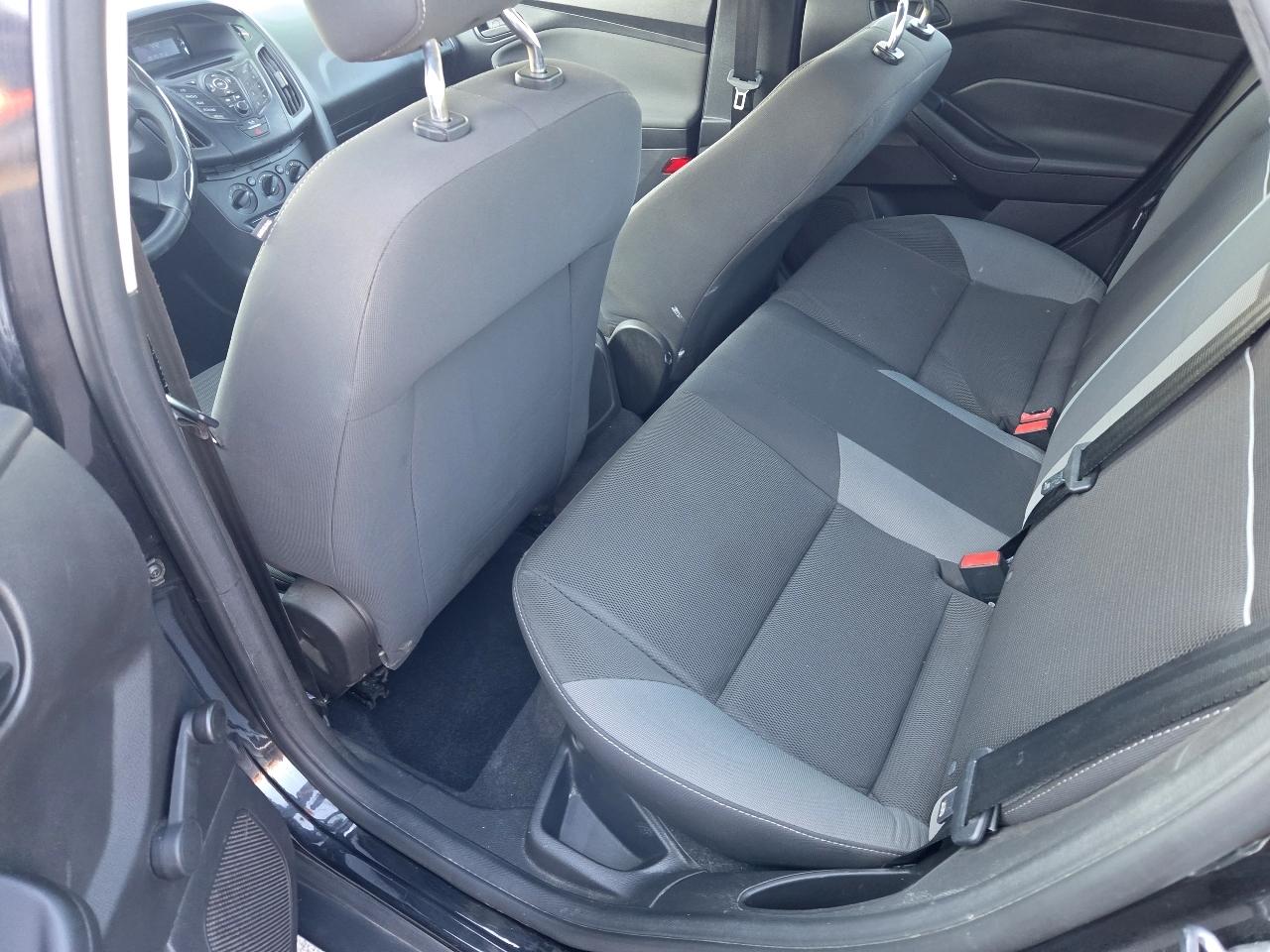 Ford Focus S Sedan 2012