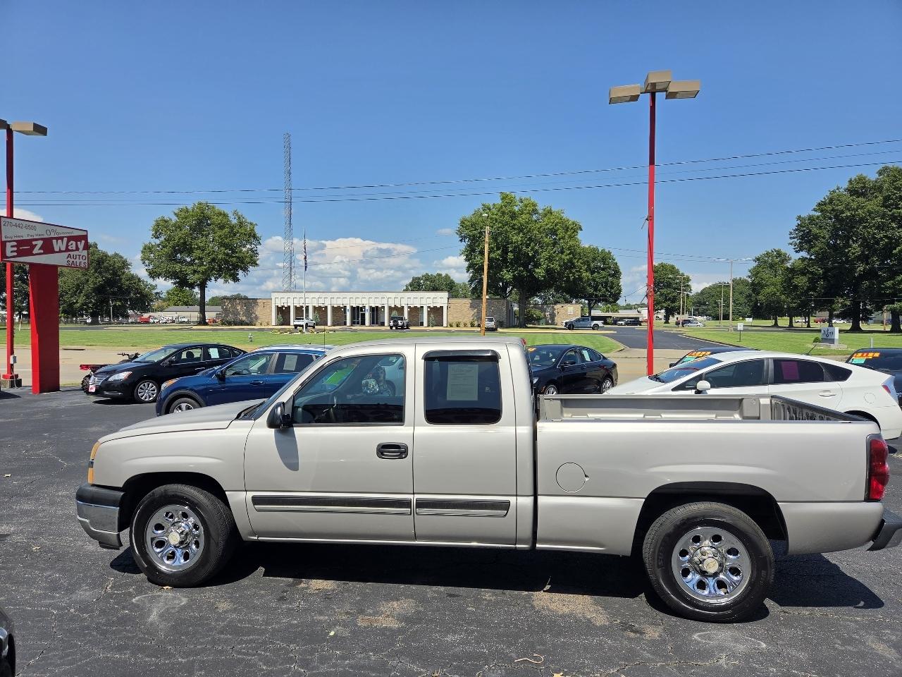 Chevrolet Silverado 1500 LS Ext. Cab Short Bed 2WD 2005