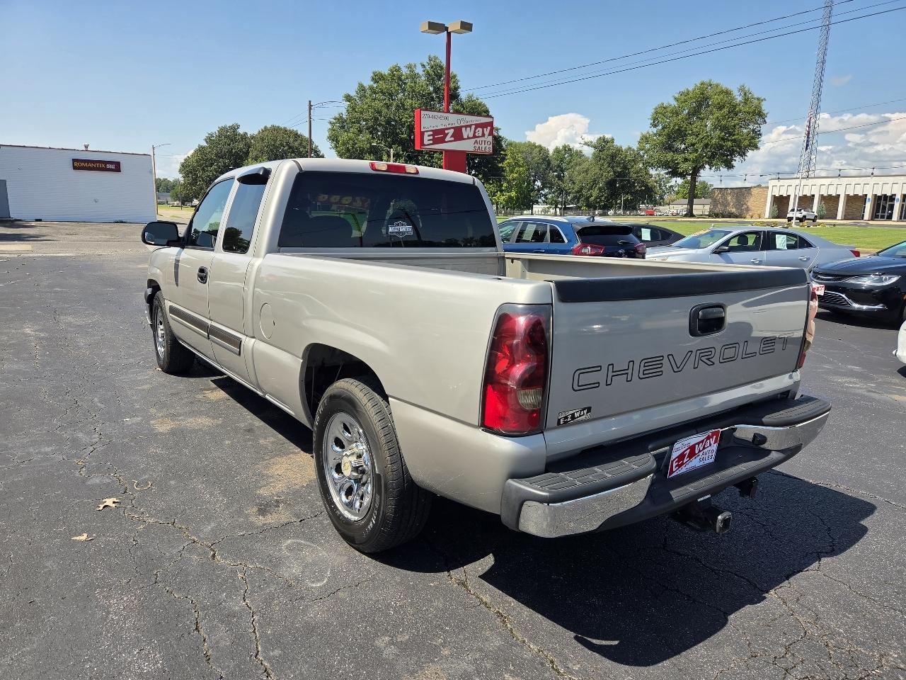 Chevrolet Silverado 1500 LS Ext. Cab Short Bed 2WD 2005