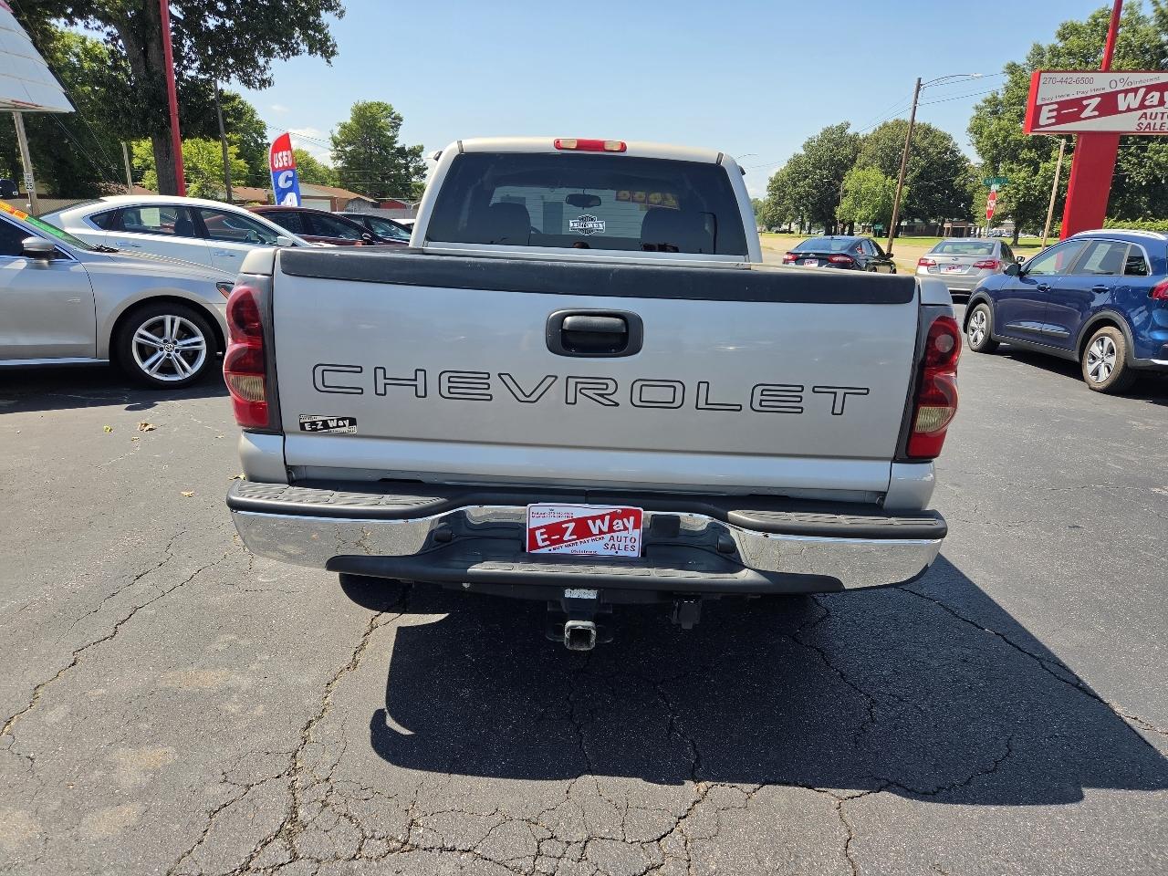 Chevrolet Silverado 1500 LS Ext. Cab Short Bed 2WD 2005