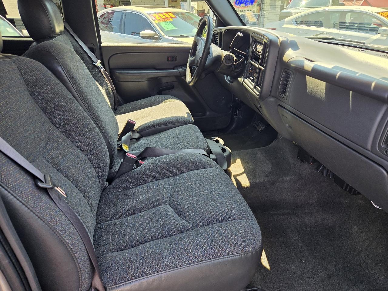 Chevrolet Silverado 1500 LS Ext. Cab Short Bed 2WD 2005